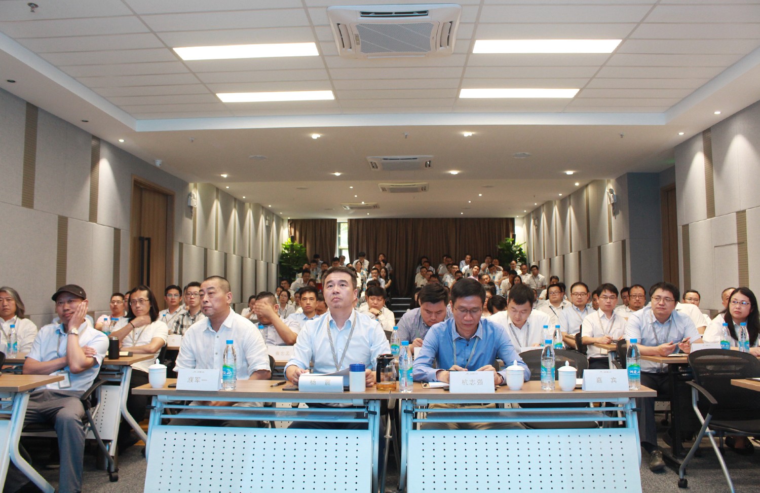 1536302214615703066w.jpg 2.jpg